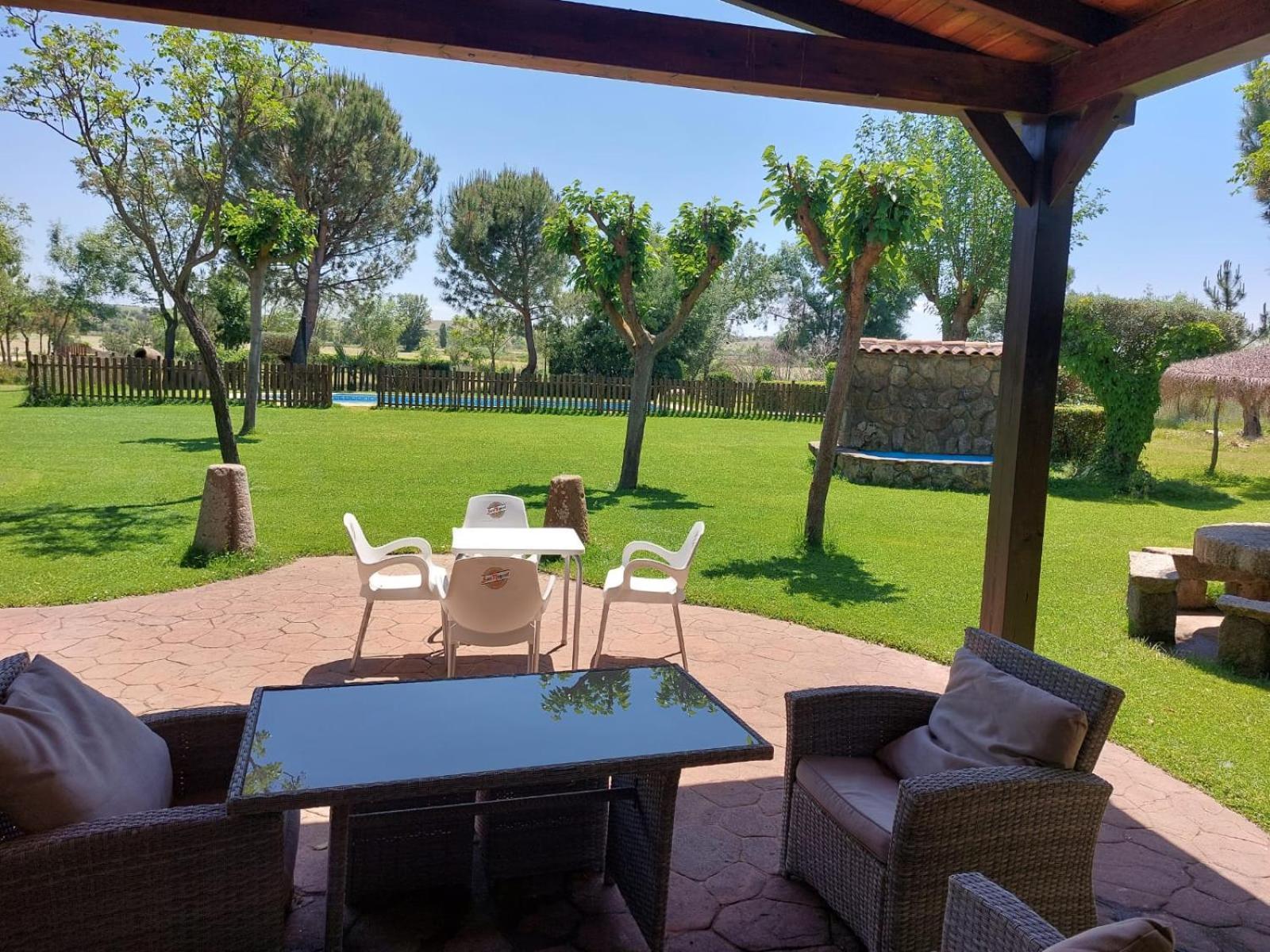 Complejo Rural La Badia Villa Lucillos Buitenkant foto